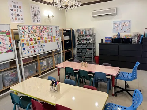روضة اليعسوب الإنجليزية في الرياض — photo 3