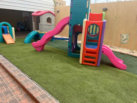 روضة اليعسوب الإنجليزية في الرياض — photo 4