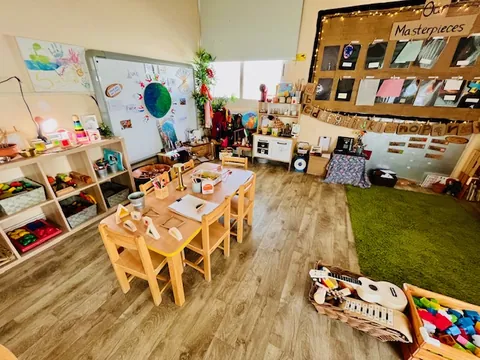 حضانة فالكون البريطانية — photo 2