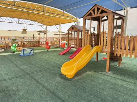 IQ Kids Nursery Baniyas Branch - حضانة اي كيو كيدز فرع بني ياس — photo 2