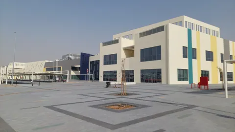 Madinat Al-Riyad Future School Cycle 2&3 Girls — photo 2